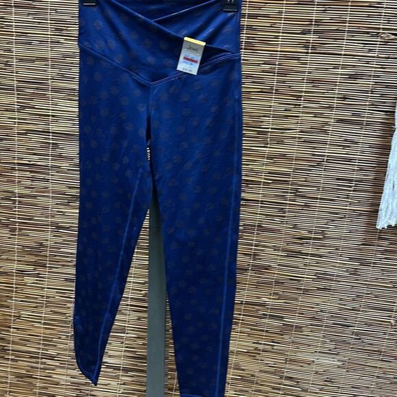 Jenni on Repeat Crossover-Waist 7/8th Length Legging, Created for Macy's Size XS - Picture 2 of 3